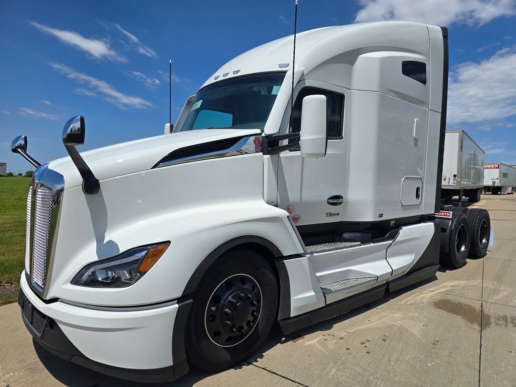 Kenworth T580 — photo 1